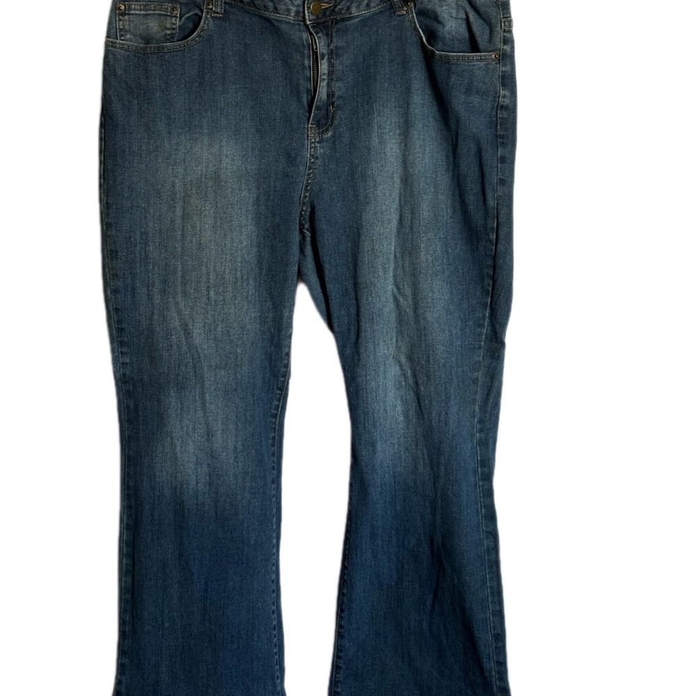 Venezia Jeans Dark Wash Boot Cut Denim Embroidered Back Pockets Women’s 20 Short